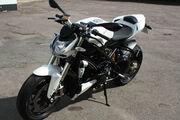 Picture 9 - Ducati SF1098 Streetfighter motorbike
