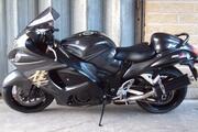 Picture 6 - Suzuki GSX1300RK8 motorbike