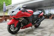 Picture 9 - Brand New 2015 Kawasaki ZZR1400 Limited Edition 30th Anniversary Replica motorbike