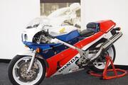 Picture 3 - Honda RC30 RVF 1988 Stunning Original Condition motorbike