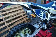 Picture 4 - 2015 Husqvarna TE 300 2-stroke road legal motorbike