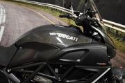 Picture 5 - Ducati Diavel Carbon 2011, Sat Nav, Touring Screen motorbike