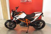 Picture 2 - 2014 '14' KTM Powersports 690 DUKE R (ABS) Super Motard Moto Motorcycle motorbike