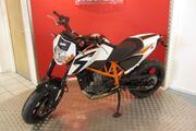 Picture 4 - 2014 '14' KTM Powersports 690 DUKE R (ABS) Super Motard Moto Motorcycle motorbike