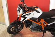 Picture 8 - 2014 '14' KTM Powersports 690 DUKE R (ABS) Super Motard Moto Motorcycle motorbike