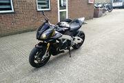 Picture 6 - Aprilia Tuono V4 motorbike