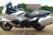 Picture 5 - Triumph TROPHY SE LUNAR SILVER motorbike