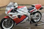 Picture 3 - 1990 Yamaha FZ motorbike
