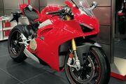Picture 7 - Ducati Panigale V4S 2019 1100 ABS *Price Drop* £18750 motorbike