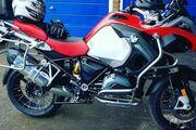 Picture 5 - BMW R1200 GS Adventure TE model with BMW aluminium paniers, topbox and Sat nav motorbike