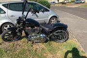 Picture 3 - Harley-Davidson Breakout, colour Black motorbike