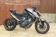 Picture 2 - 2019 KTM Super Duke 1290 R motorbike
