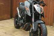 Picture 3 - 2019 KTM Super Duke 1290 R motorbike