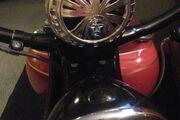 Picture 7 - 1939 Indian Chief, color Burgundy motorbike