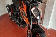 Picture 8 - KTM 1290 Super Duke r 2019 motorbike