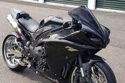 Picture 3 - 2010 Yamaha YZF-R motorbike