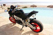 Picture 5 - 2018 Aprilia RSV4 RR motorbike