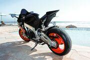 Picture 6 - 2018 Aprilia RSV4 RR motorbike