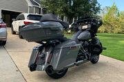 Picture 3 - 2018 Harley-Davidson FLHXSE - CVO Street Glide motorbike