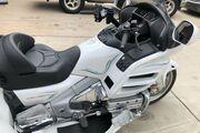 Picture 3 - 2008 Honda Gold Wing, color White, Tualatin, Oregon motorbike