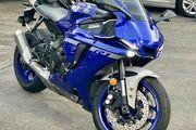 Picture 6 - 2019 Yamaha YZF-R motorbike