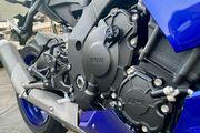 Picture 8 - 2019 Yamaha YZF-R motorbike