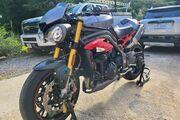 Picture 3 - 2017 Triumph Speed Triple R motorbike