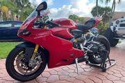 Picture 4 - 2016 Ducati Superbike, color Red motorbike