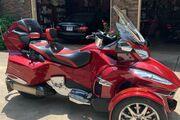Picture 2 - 2015 Can-Am Spyder RT Limited motorbike