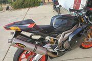Picture 4 - 2004 Aprilia RSV1000R motorbike