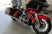 Picture 2 - 2021 Harley-Davidson Touring, in Black motorbike