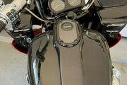Picture 6 - 2021 Harley-Davidson Touring, in Black motorbike
