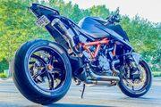 Picture 3 - 2020 KTM Superduke R motorbike
