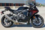 Picture 3 - 2017 Yamaha YZF R1 motorbike