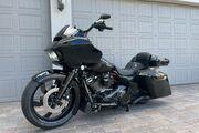 Picture 6 - 2017 Harley-Davidson Touring, Black color motorbike