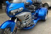Picture 2 - 2013 Honda Gold Wing, Blue color motorbike