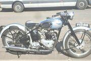 Picture 2 - Vintage 1947 Triumph T100. Rigid / Teles, Panel Tank. V5C. Fully Restored motorbike