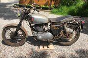 Picture 3 - BSA DB34 Goldstar 500cc touring, garage find motorbike