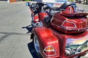 Picture 4 - 2001 Honda Gold Wing, Pearl Canyon/Illusion Red motorbike
