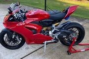 Picture 2 - 2020 Ducati Superbike, Red motorbike