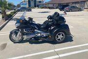Picture 5 - 2010 Honda Gold Wing, Brown motorbike