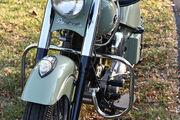 Picture 8 - 1953 Indian Chief, Green motorbike