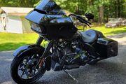 Picture 6 - 2020 Harley-Davidson Touring, Black motorbike