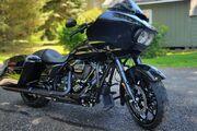 Picture 8 - 2020 Harley-Davidson Touring, Black motorbike