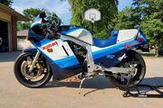 Picture 2 - 1986 Suzuki GSX-R, Blue motorbike