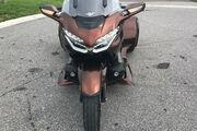 Picture 2 - 2018 Honda Gold Wing, Pearl Stallion Brown motorbike