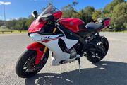 Picture 4 - 2015 Yamaha YZF-R, Red motorbike