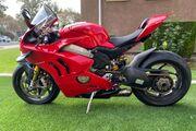 Picture 4 - 2019 Ducati Panigale V4S motorbike