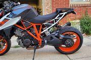 Picture 2 - 2017 KTM Super Duke 1290 motorbike