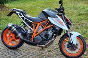 Picture 2 - KTM 1290 Super Duke R, 2017 Gen 2, Long MOT, Immaculate motorbike
